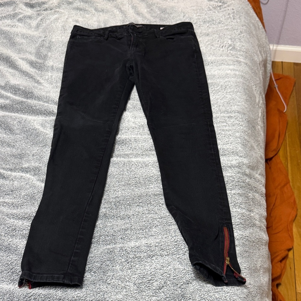 Etienne MarcelBlack Skinny Jeans with Zipper Detail